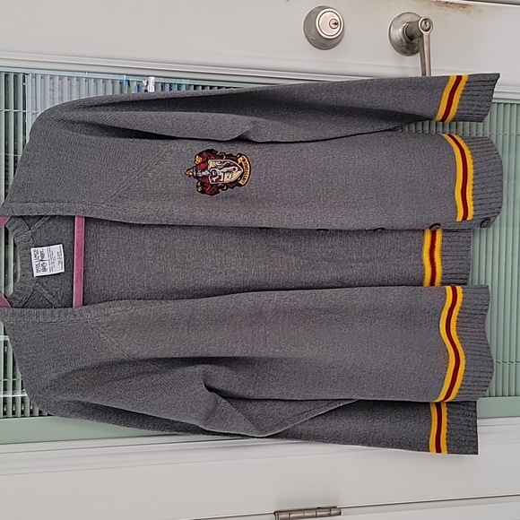 Boxlunch Sweaters - Box Lunch Harry Potter Gryffindor Cardigan Sweater Sz L Embroided Patch